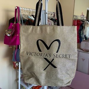Victoria’s Secret Maxi bag